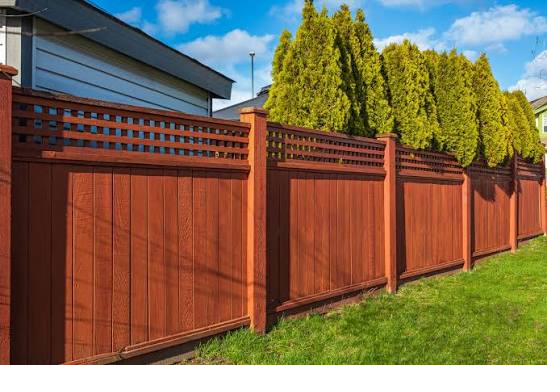 Woodgrain vinyl with lattice top