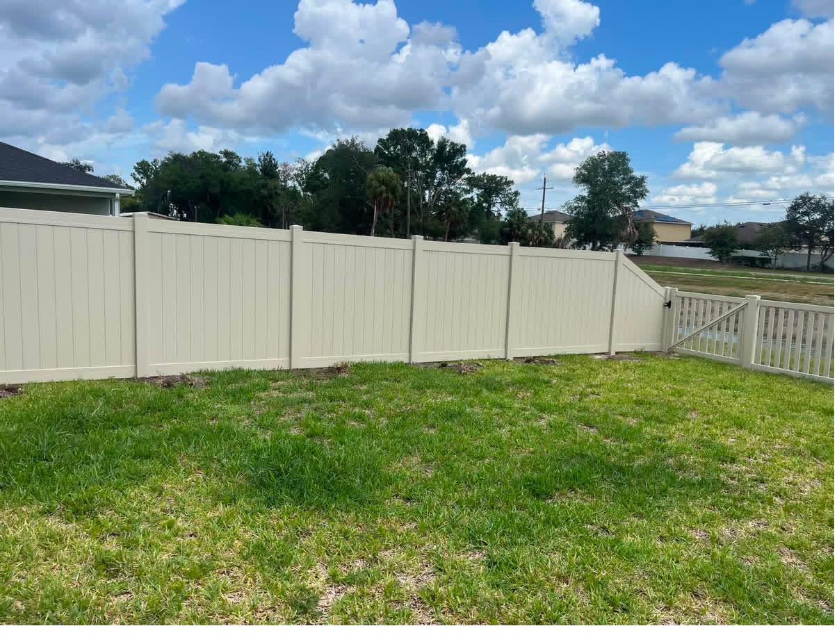Tan vinyl privacy panorama